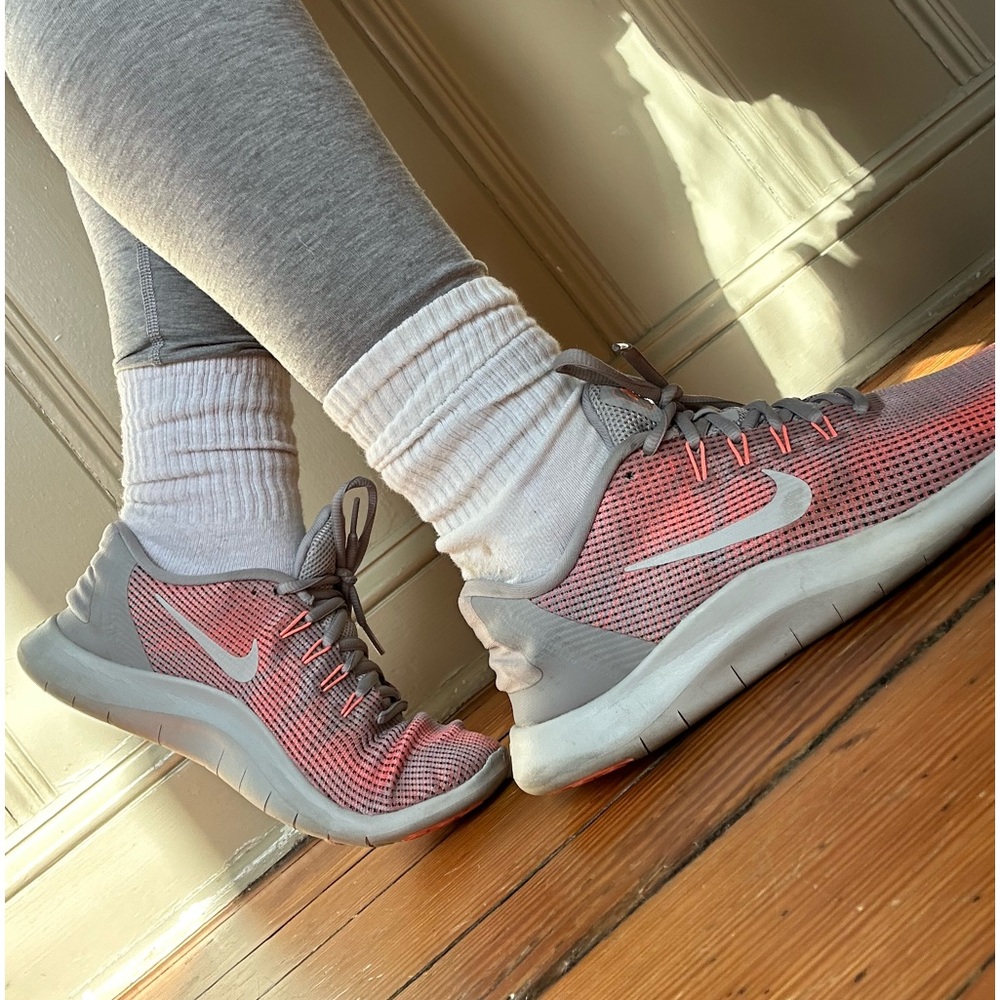 Women's NIKE FLEX RN 2018 Grey | Crimson | Neon Orange Size 8